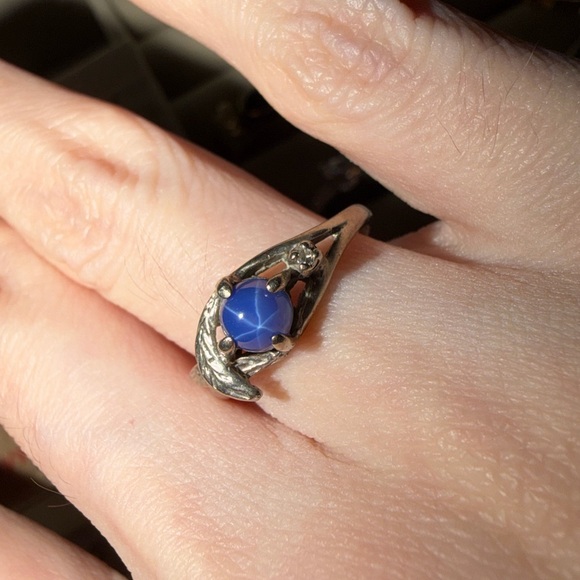 Catbird Jewelry - 10kt solid white gold 4.6mm blue star sapphire natural diamond leaf ring sz 6.5
